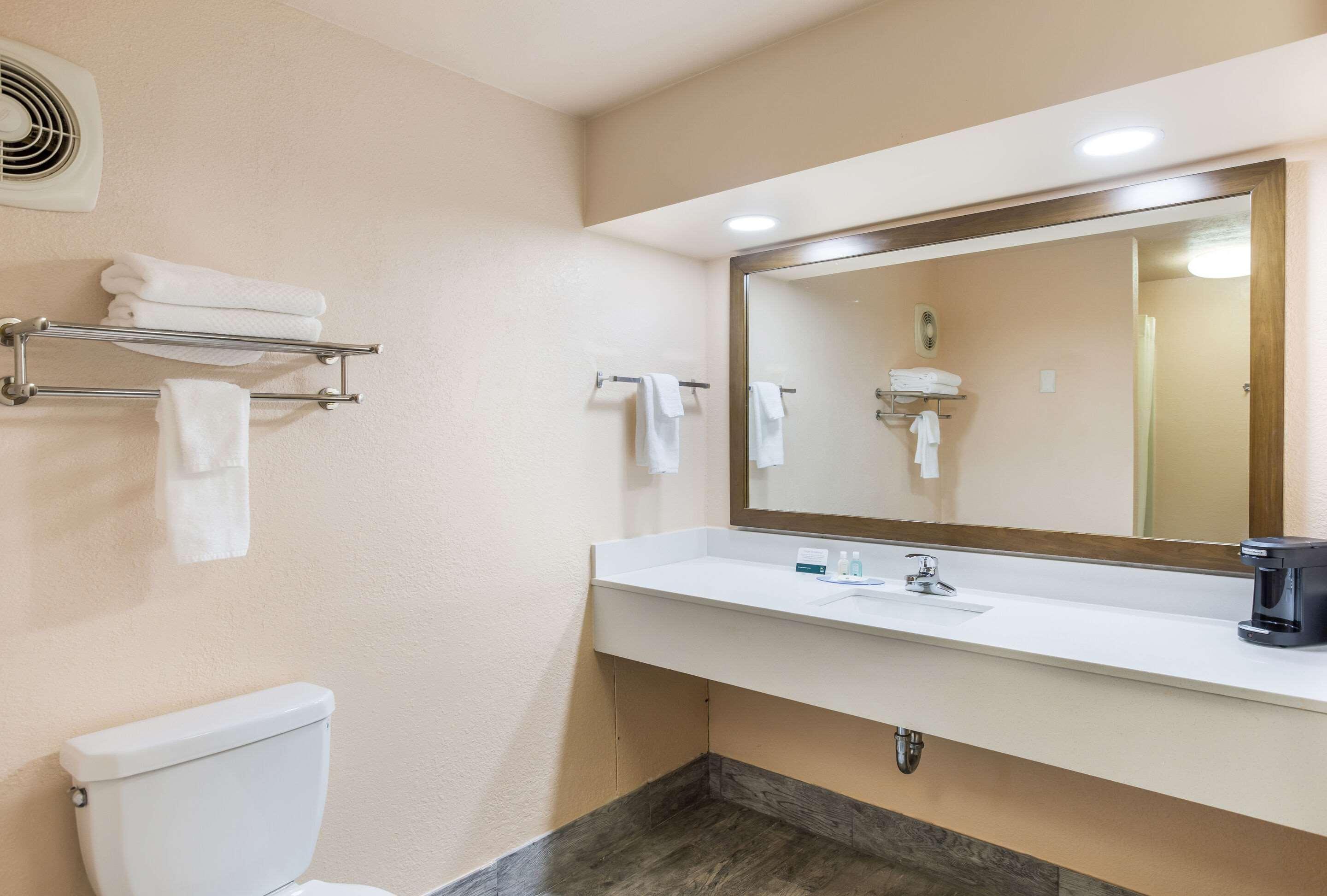 Quality Inn Pulaski Exterior photo