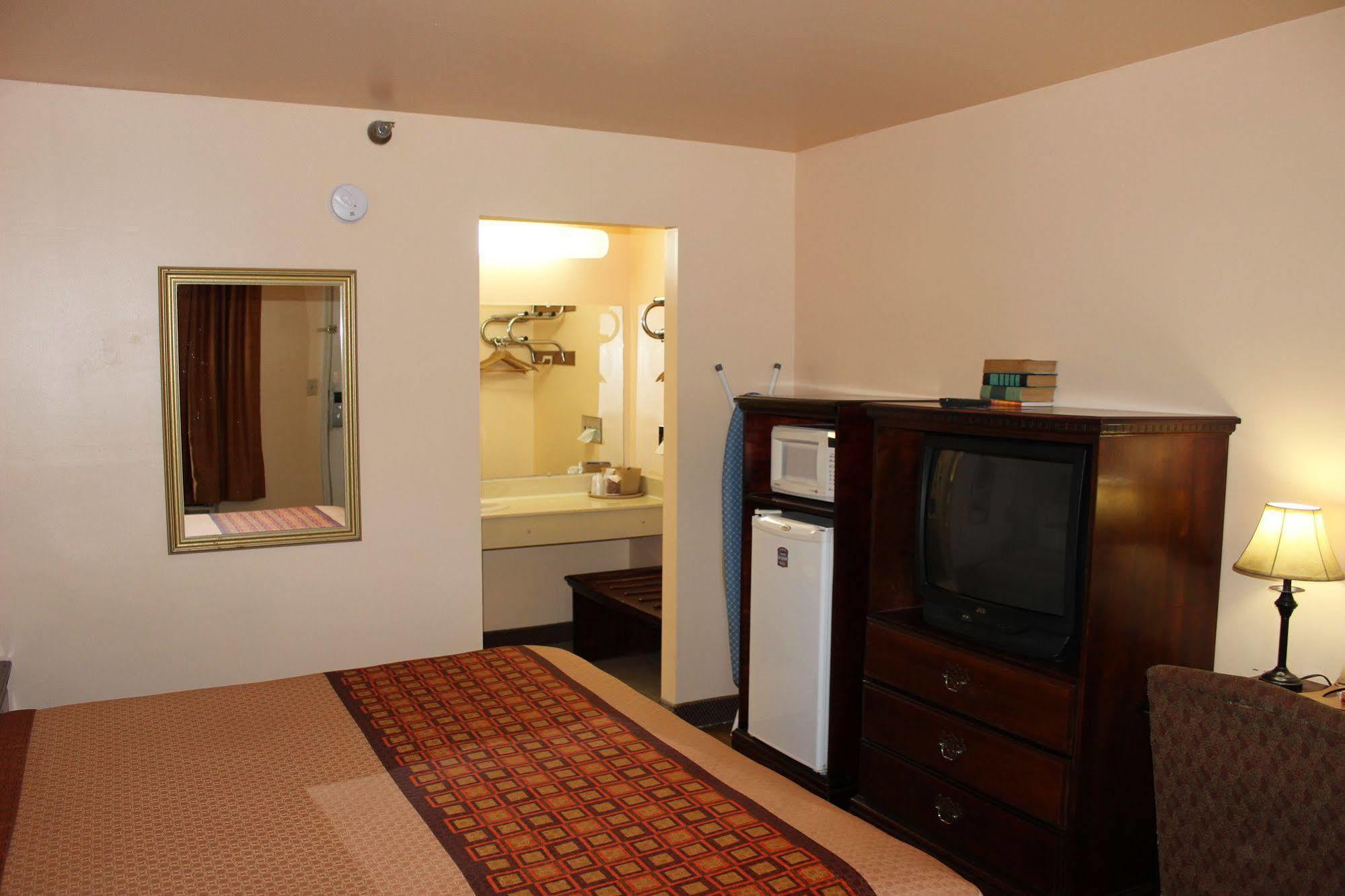 Quality Inn Pulaski Exterior photo